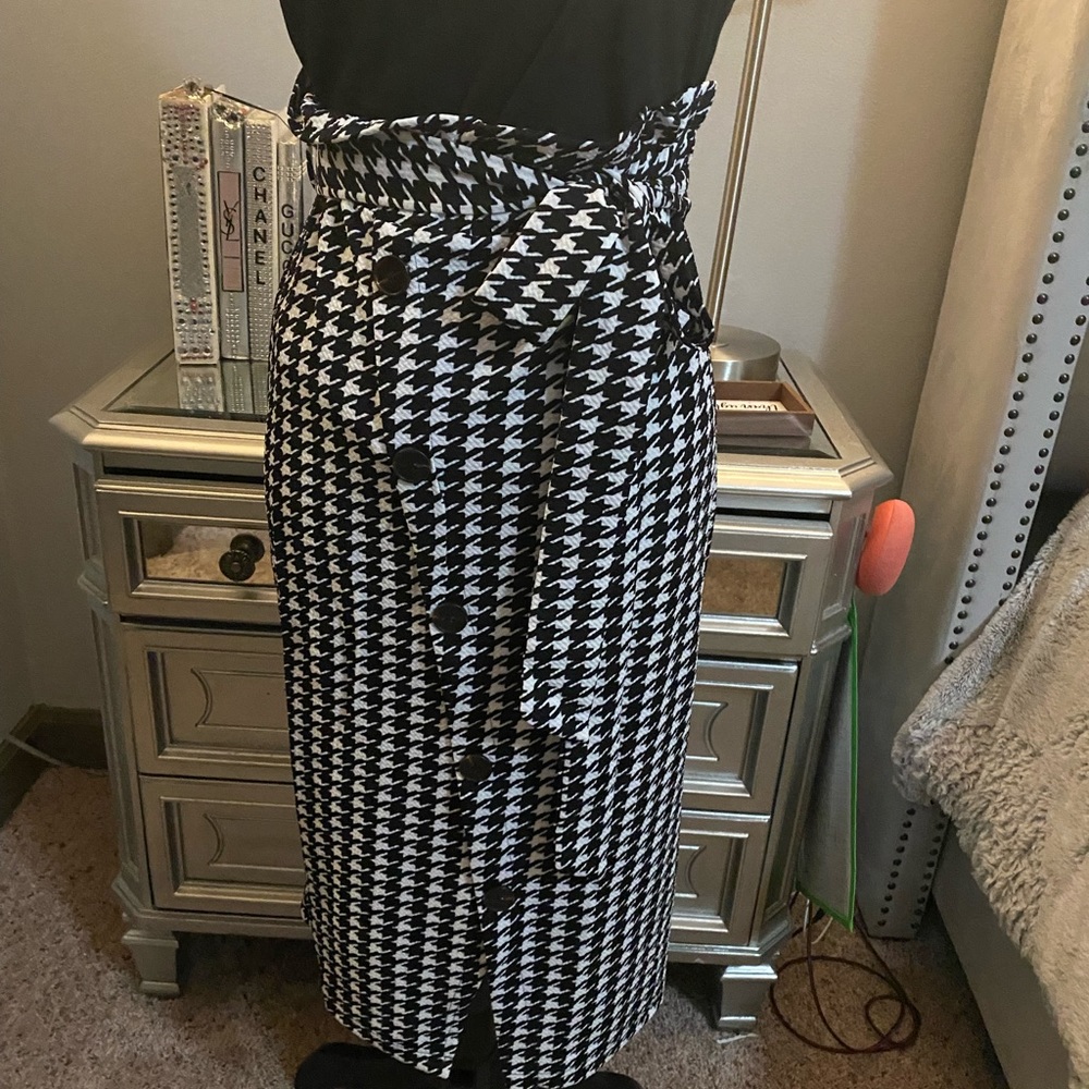 Womens Two piece belted  skirt set